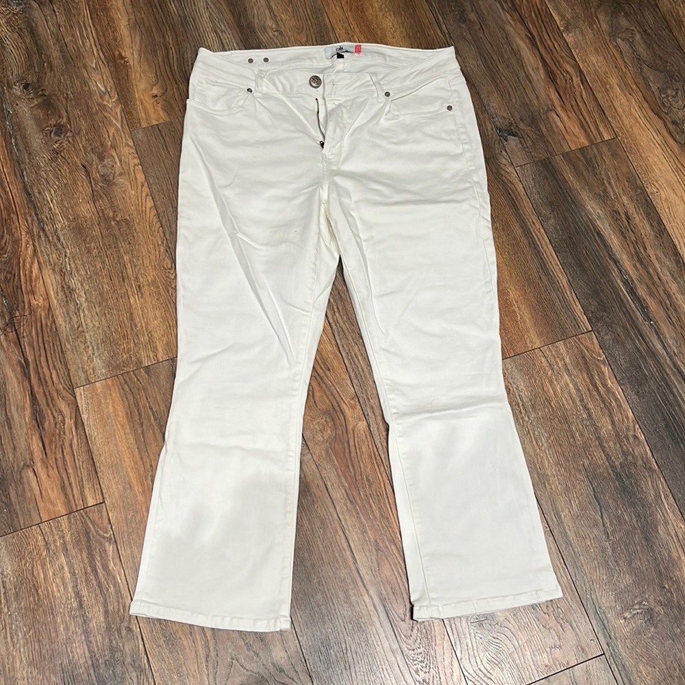 Cabi Kick it Crop white jeans